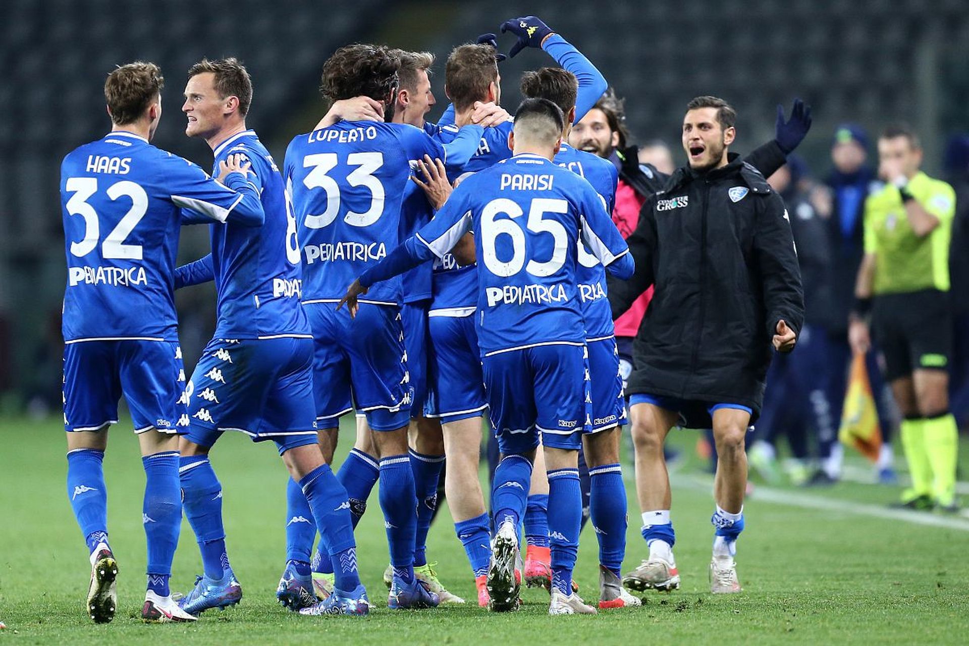 年轻中场球 年轻中场球