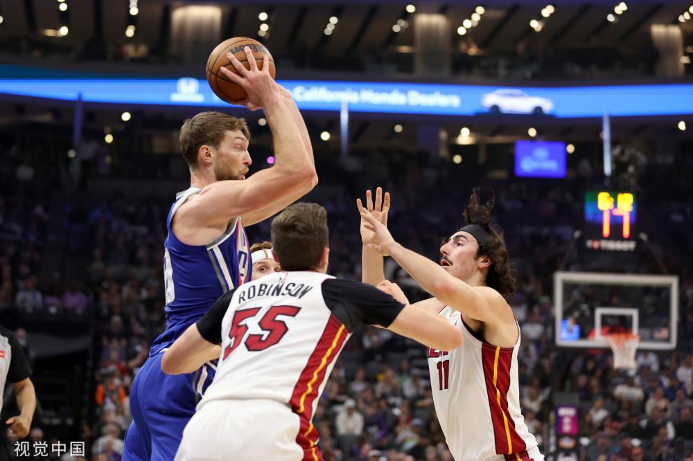 将周鹏快步 将周鹏快步