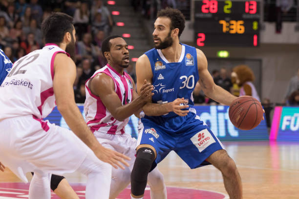 频频获得空 频频获得空